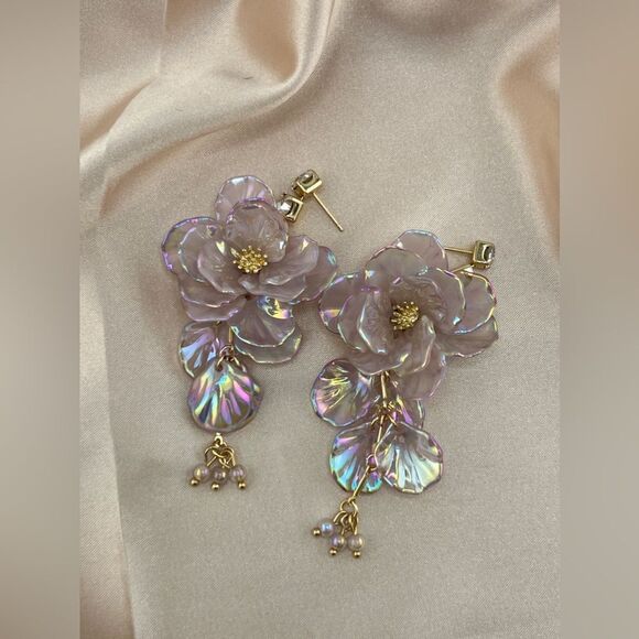 Iridescent Floral Statement Earrings – Elegant & Unique - Picture 5 of 7